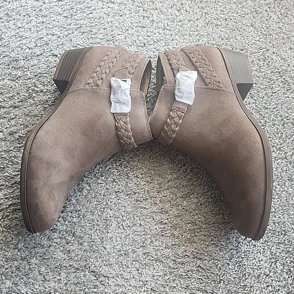 ~Life Stride~ Adriana Bootie - Picture 4 of 8